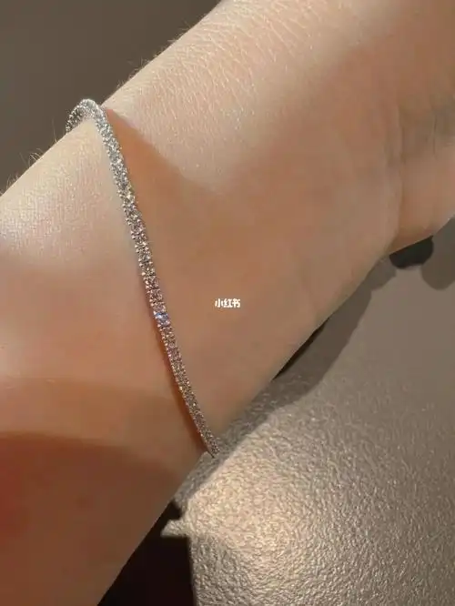 周大福钻石手链