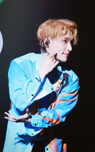 张艺兴 大航海 演唱会漂亮的男孩子