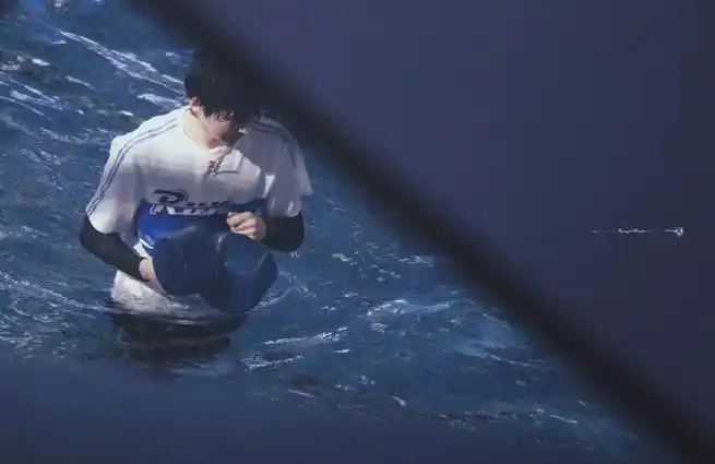 水里的坤坤好可爱#蔡徐坤