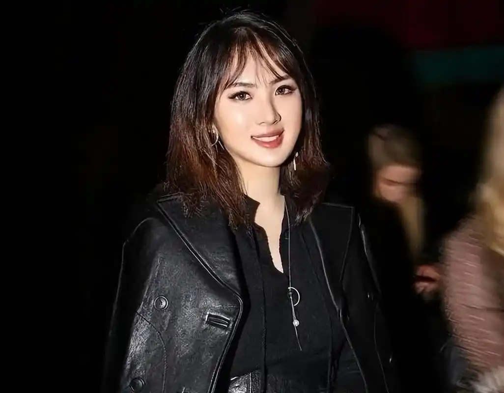 逆境中的"华为公主",演技不佳仍坚持逐梦娱乐圈 姚安娜,华为的"二公主