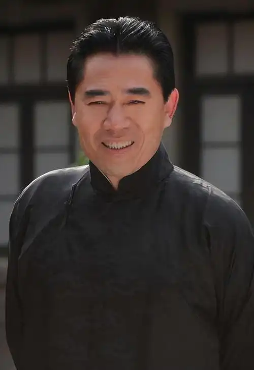 陈宝国:为拍《大宅门》卖房子苦等3年,开拍后却怒摔9万块罢演