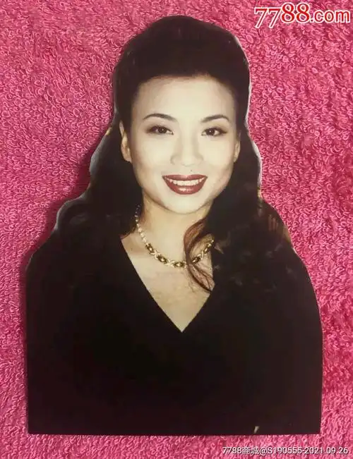 著名女高音歌唱家张也艺术剪照老照片