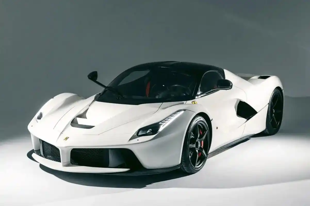 最近,苏富比上线了一辆2016年款的法拉利laferrari - 抖音