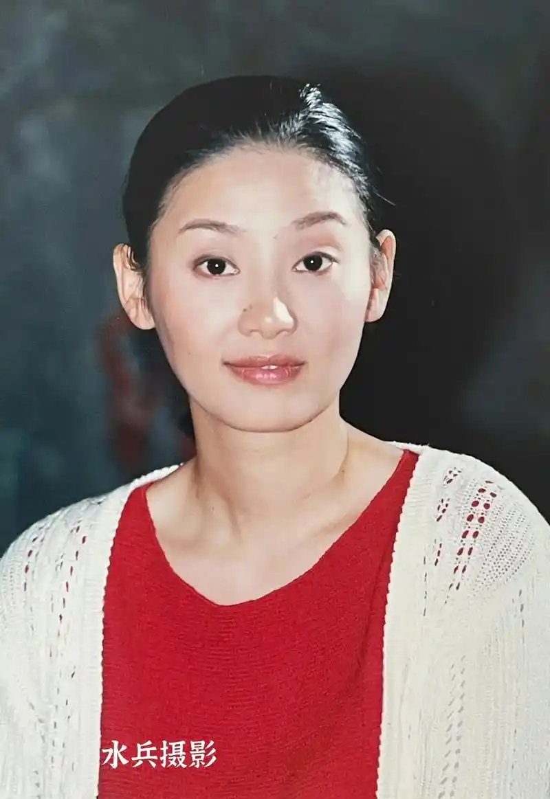 水兵摄影:中国内地影视女演员-徐帆.【徐帆简介选自网络】  - 抖音