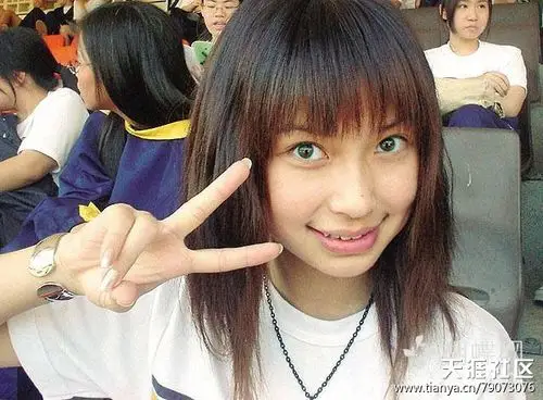 angelababy童年照揭混血真相爸爸像极费翔组图