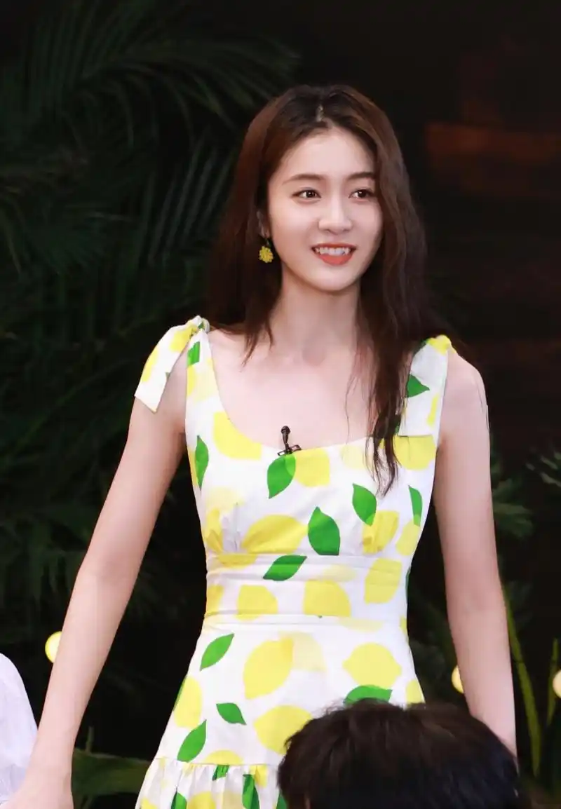 张雪迎真好看,清新靓丽,温柔甜美,满满的青春气息!