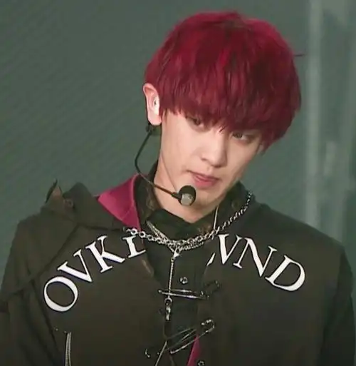 被帅哥拽到了 生人勿近#朴灿烈  #红头发  #帅哥