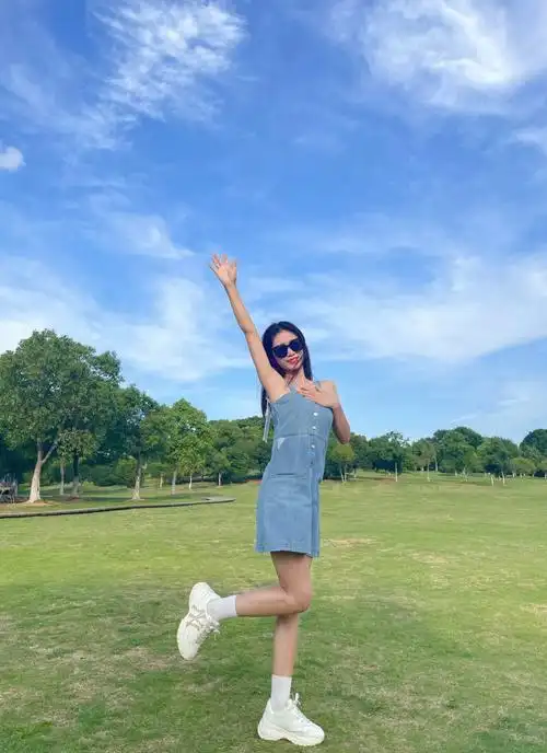 夏季露营拍照小动作可以学起来