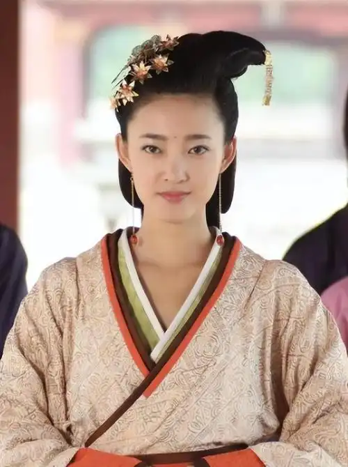 王丽坤:被徐克一眼相中,曾与男友同居八年分手,今39岁依旧美丽