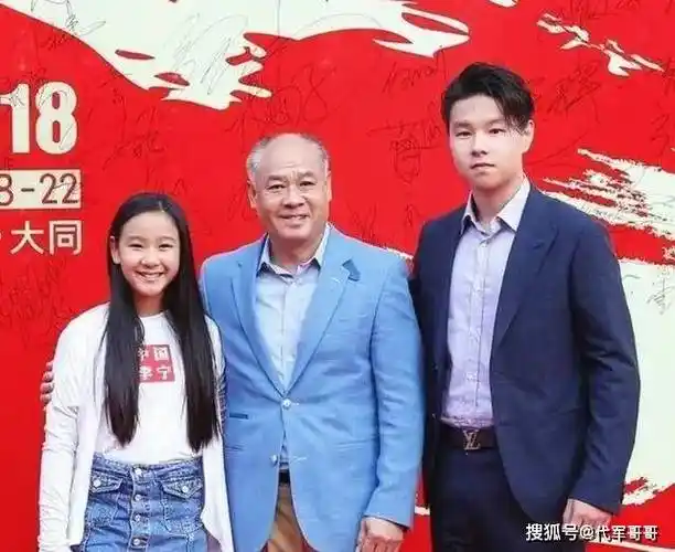 原创李宁之妻陈永妍结婚六年无子见证丈夫大起大落44岁冒险生女