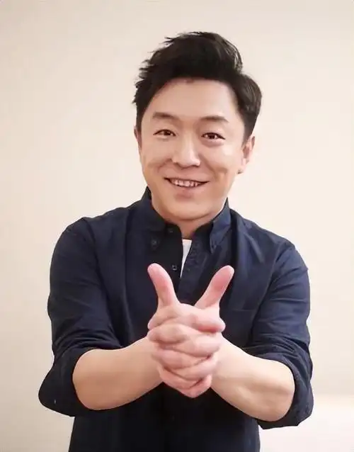 回顾:这些明星居然是同龄人,相貌差别很大,林志颖郭德纲不算啥