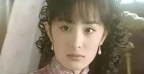 笑着活下去杨幂杨幂从4岁到34岁的罕见照