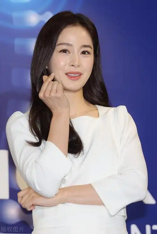 金泰熙这身材,这才是尤物啊!