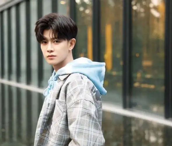 任嘉伦老婆聂欢个人资料家境什么学历(任嘉伦老婆个人简介照片) - 冷