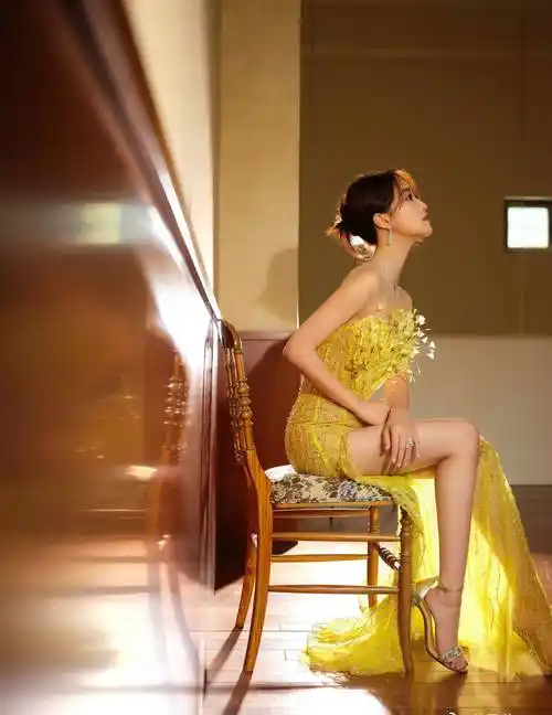 蓝盈莹黄色大麦连衣裙性感美腿高跟鞋写真_身材_气质_黑色