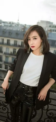 宋茜 演员 艺人 帅气 短发 苹果手机高清壁纸 1125x2436_爱思助手