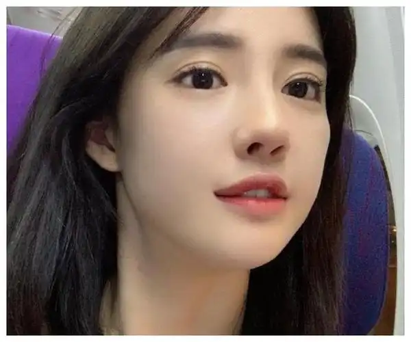 潘南奎凉凉后放飞自我穿露脐装跳舞肚子上的赘肉太抢镜了