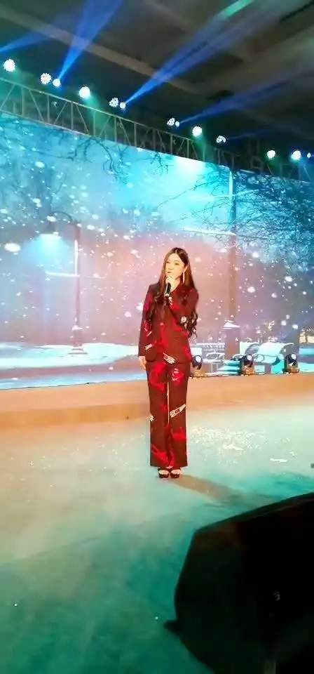 近距离拍的东方晴儿