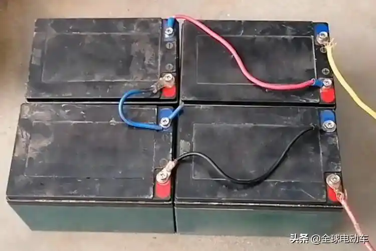 肯定不足,这时我们在整组电池上面,再串联一个正常电压的12v-20ah电池