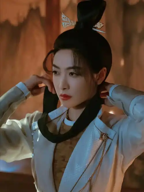 去的,但是却被里面的武思月小姐姐迷住了,了解之后才知道是宋茜扮演的