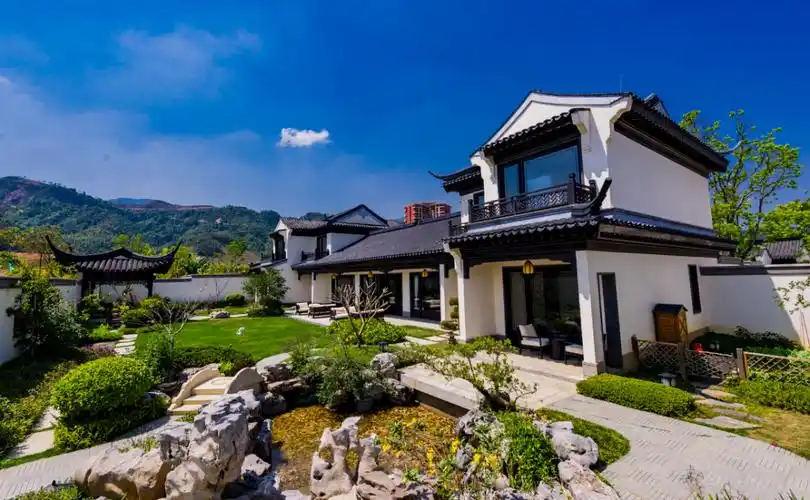 河源巴伐利亚庄园中式合院别墅耀世加推东方禅意建筑院藏锦绣