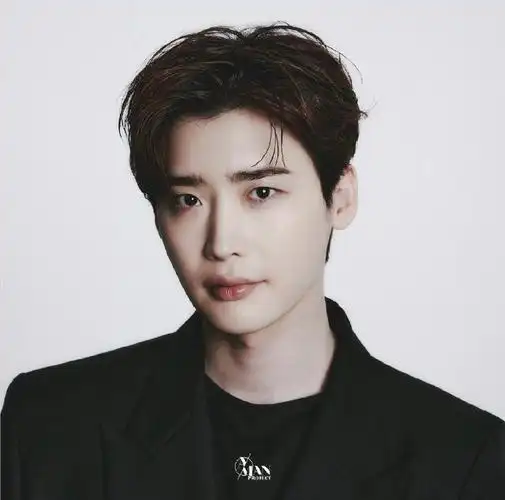 李钟硕ins更新新年照##又回春了硕