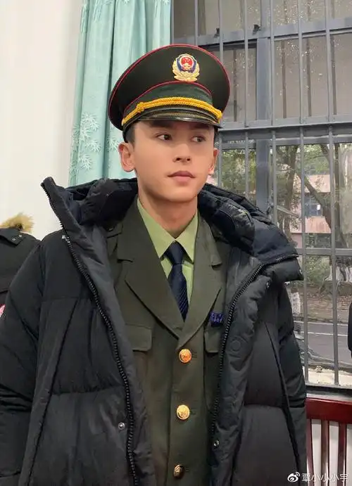 张哲瀚出道10年才火到每天上热搜有趣的努力成就了优秀的他