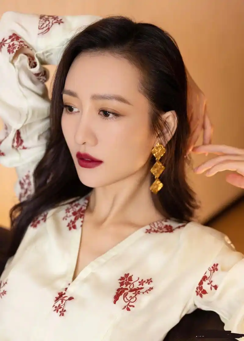 美女明星王鸥新春写真照欣赏