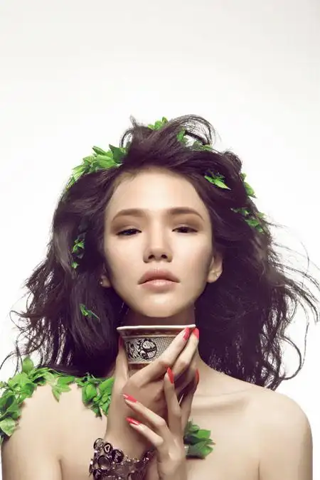 photoshop将人物图片打造出颓废潮流的海报效果