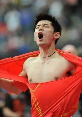 藏獒张继科表彰大会再当"睡神",网友大呼"心疼科科"