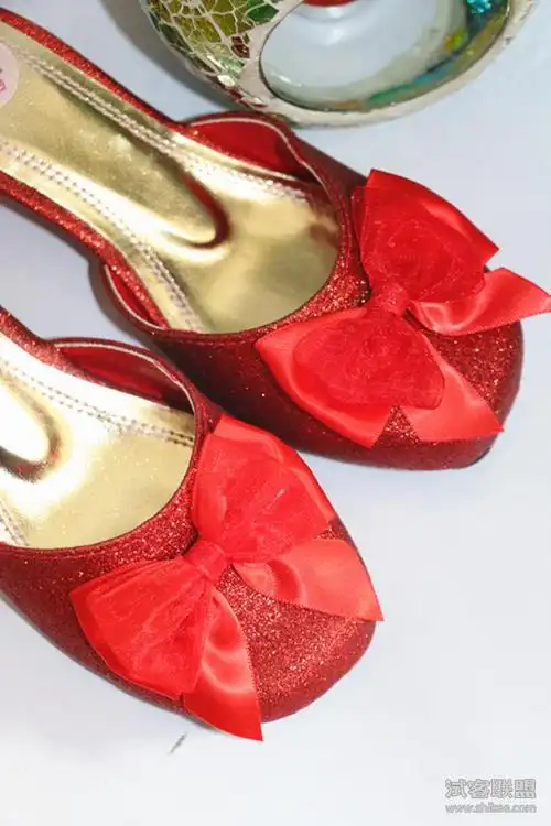 红色公主鞋,女儿很喜欢.