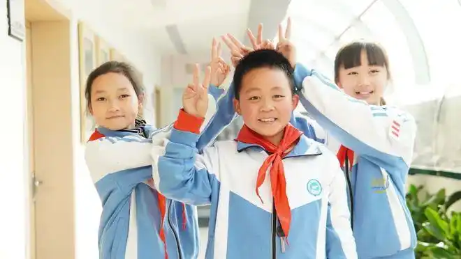 最生动的课堂在路上|市一小|第一小学|小学生|广播电台|李阳_网易订阅