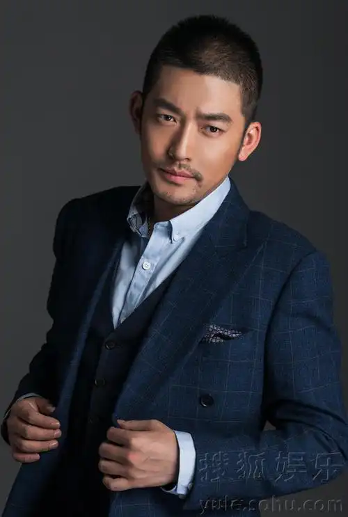 张博曝写真 中 彰减显"暖老痞"突魅力