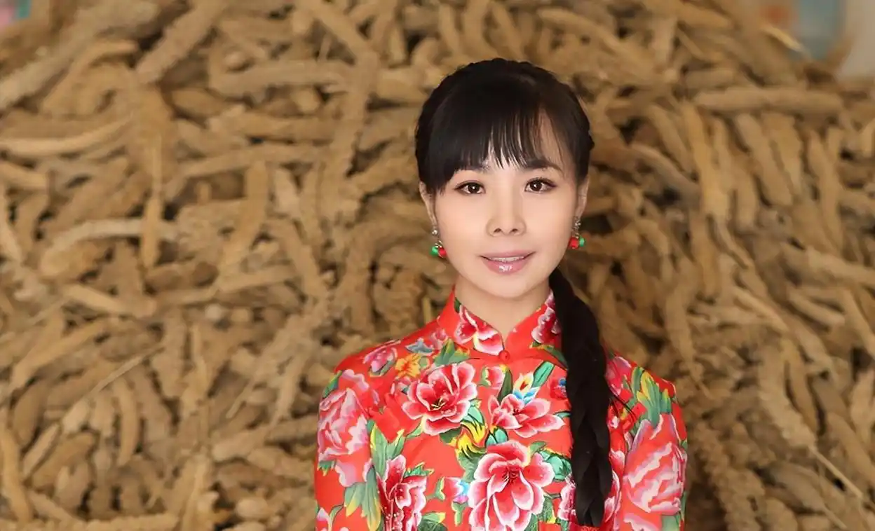 "草根歌手"王二妮:星光大道成名,嫁平凡丈夫种地带娃很知足