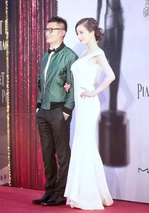 原创杨幂的好身材全靠p看了她八年前的旧照不愧是老天赏饭吃