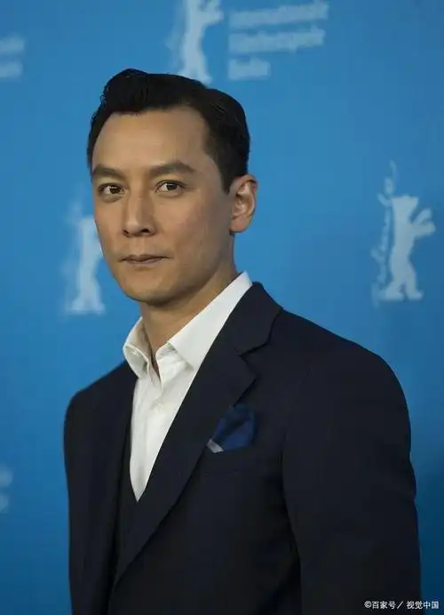 吴彦祖"发际线恢复"现身好莱坞,网友惊叹太会保养