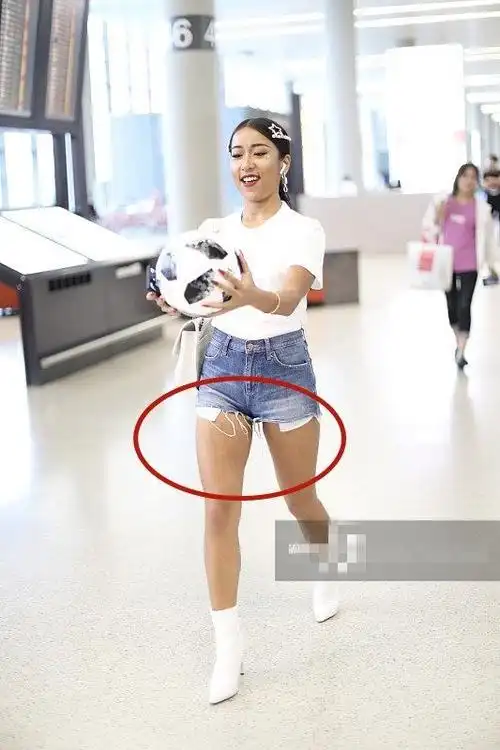 吉克隽逸够狠!穿短裤却没刮那里的毛!网友:这毛不扎吗?