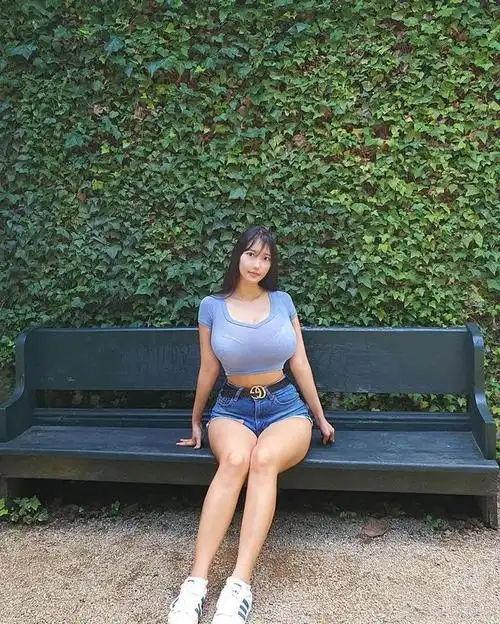 韩国e罩杯健身网红,大体重完美腰臀比,前凸后翘性感妩媚_网易订阅