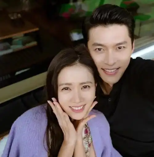 孙艺珍和玄彬作为圈内大美女大帅哥,不仅在外貌上各有魅力,在事业上