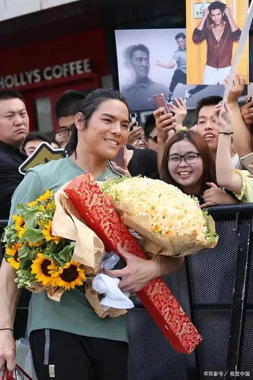 近日,知名娱乐圈人物向太陈岚在接受媒体采访中透露了一个鲜为人知的