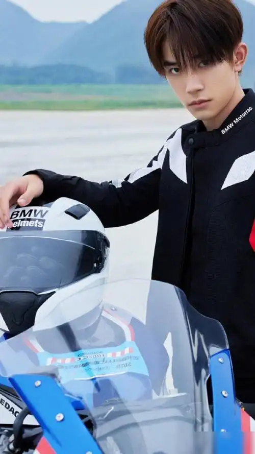 易烊千玺宝马新生代代言人