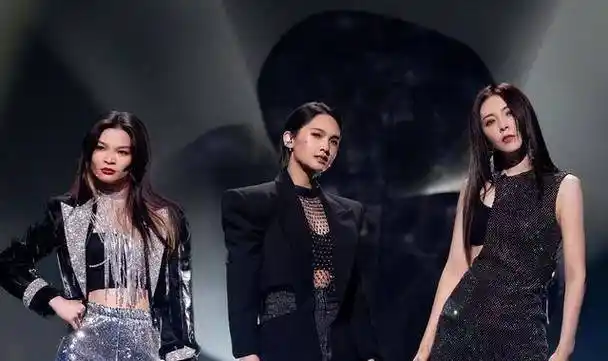 周笔畅一念之差,弄丢了弦子和董洁,却把吕一胡静送进安全区_网友