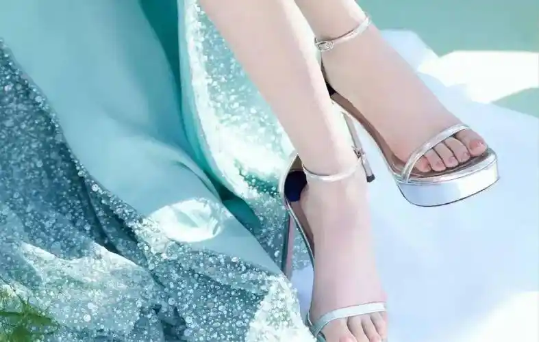 祝绪丹的美腿与美脚丫的魅力_脚踝_脚趾_价值