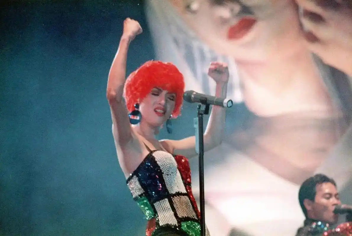 1991-1992年告别世界舞台演唱会拍摄～#梅艳芳 #神级 - 抖音