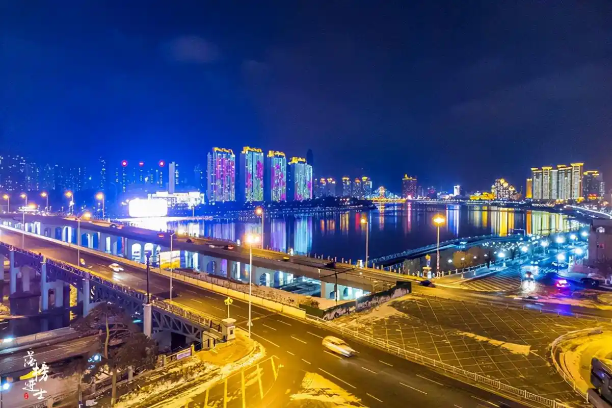 一到冬天吉林就成了银装素裹的世界松花江的夜色你见过吗