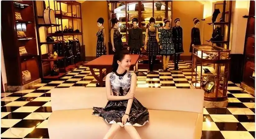 "撩汉无数"许晴:与华晨宇相爱引张翰吃醋,亿万身家迷住京圈大佬_刘波