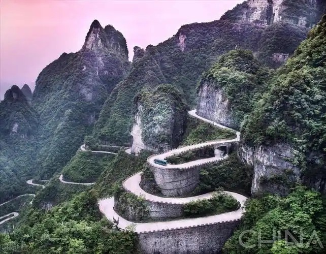 中国十大最美公路(国内公认最适合自驾游的10条漂亮公路)-图7