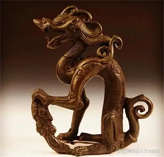 当时,他以10元的价钱将其转卖给了古董专家.