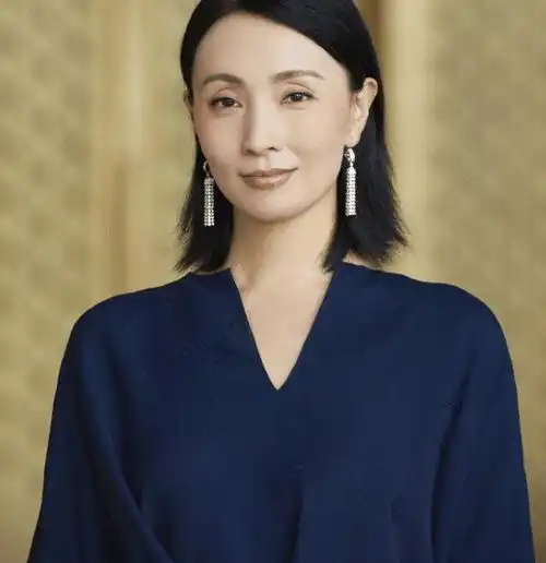 小陶虹素颜照公开,显老"巫婆脸"认不出,她平常不照镜子?