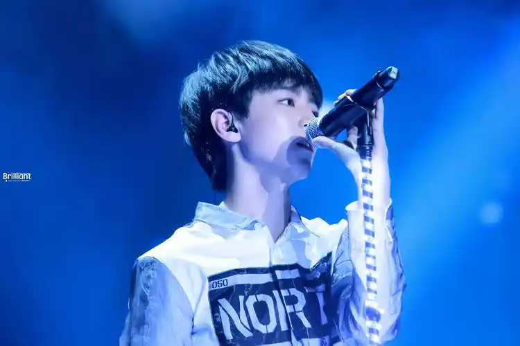 tfboys王俊凯 2015.04.13 第15届音乐风云榜年度盛典节目表演现场.